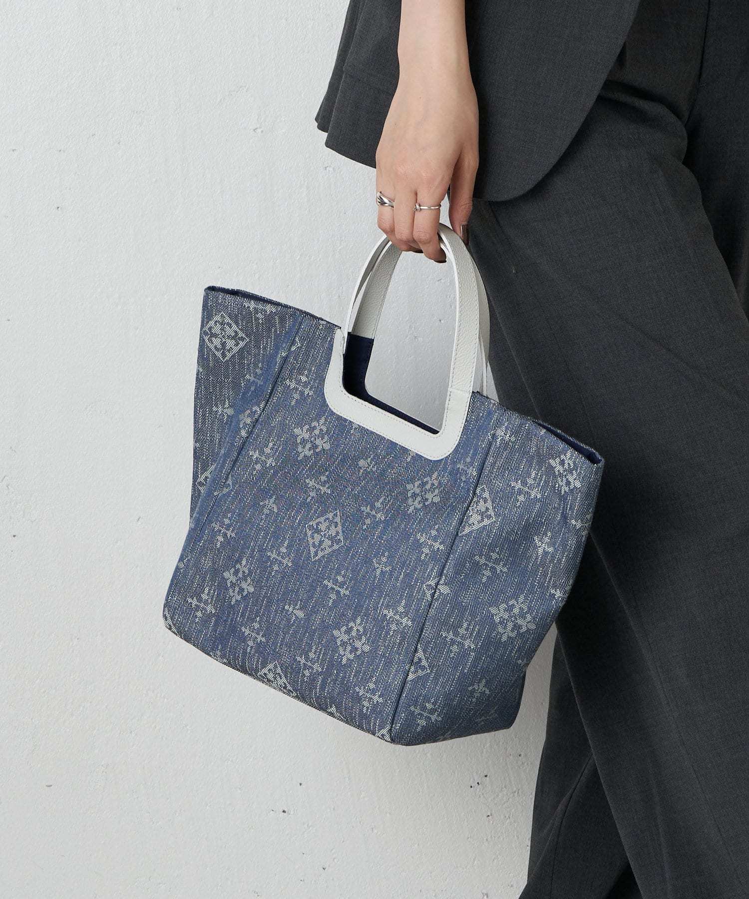 *4-6 WEEKS* (1219) LIMITED EDITION Russet [Denim jacquard] Tote bag Indigo